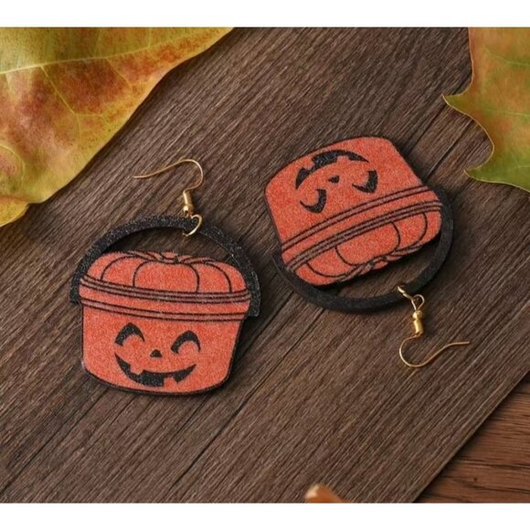 HALLOWEEN McBucket Trick or Treat Bucket Earrings NEW - Picture 1 of 3